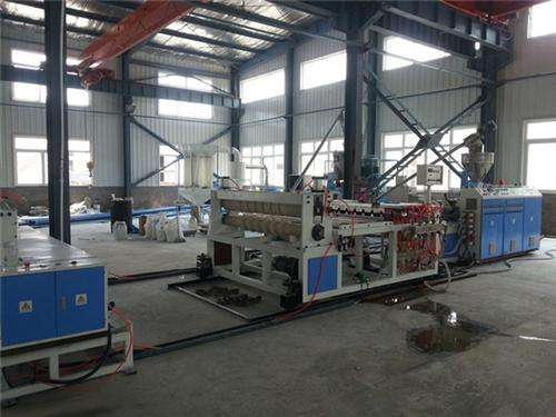 波浪瓦生產(chǎn)車(chē)間